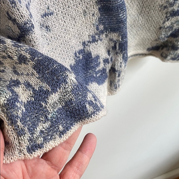 NWT Nic + Zoe Abstract Blue and Cream V-neck Cuffed Short Sleeve Sweater XS - Picture 6 of 10